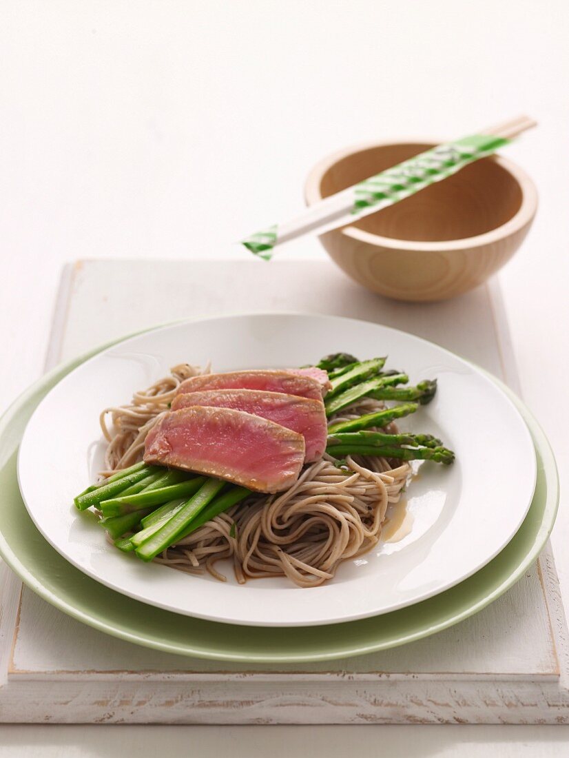 Tuna with Soba Noodles & Asparagus (Diabetes)