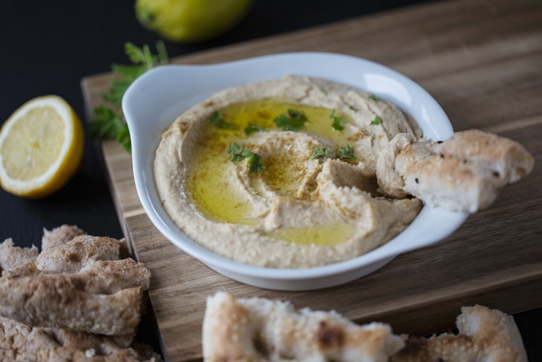 Hummus mit Fladenbrot