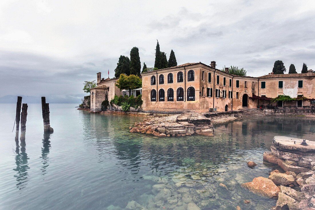 Entlang der Gardesana, Punta de San Vigilio, Gardasee, Italien