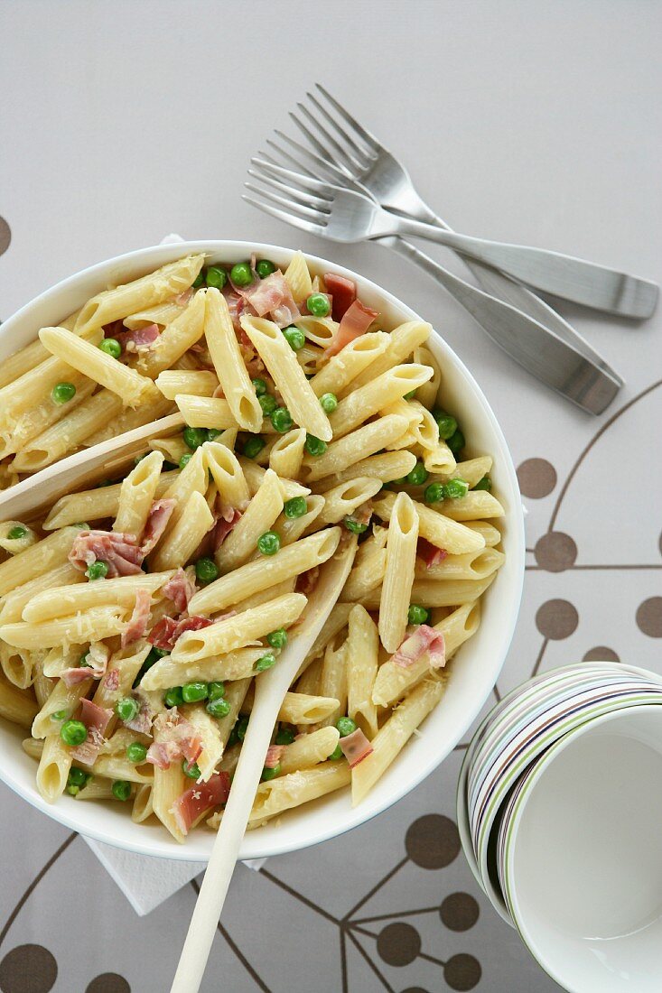 Penne della nonna (Nudeln mit Pancetta und Erbsen, Italien)