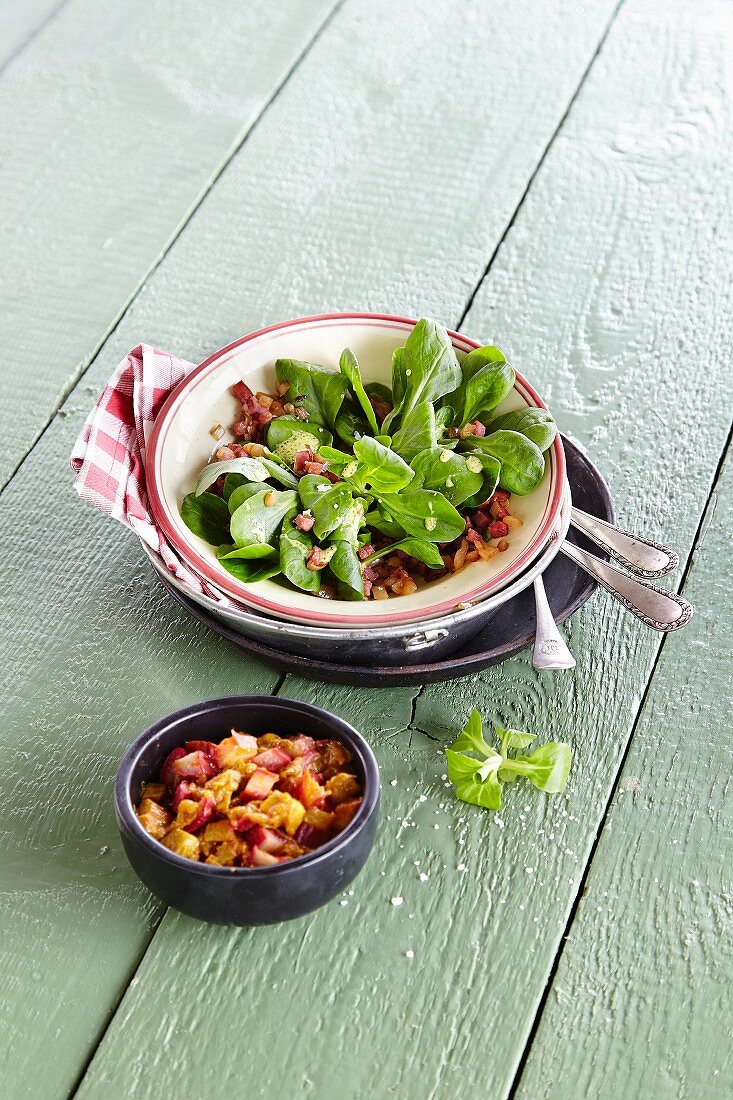 Feldsalat mit Rhabarberchutney