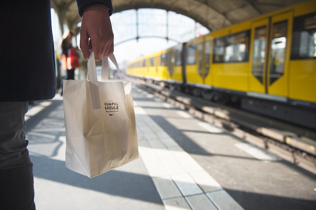 A paper bag instead of a plastic bag on the metro, Berlin