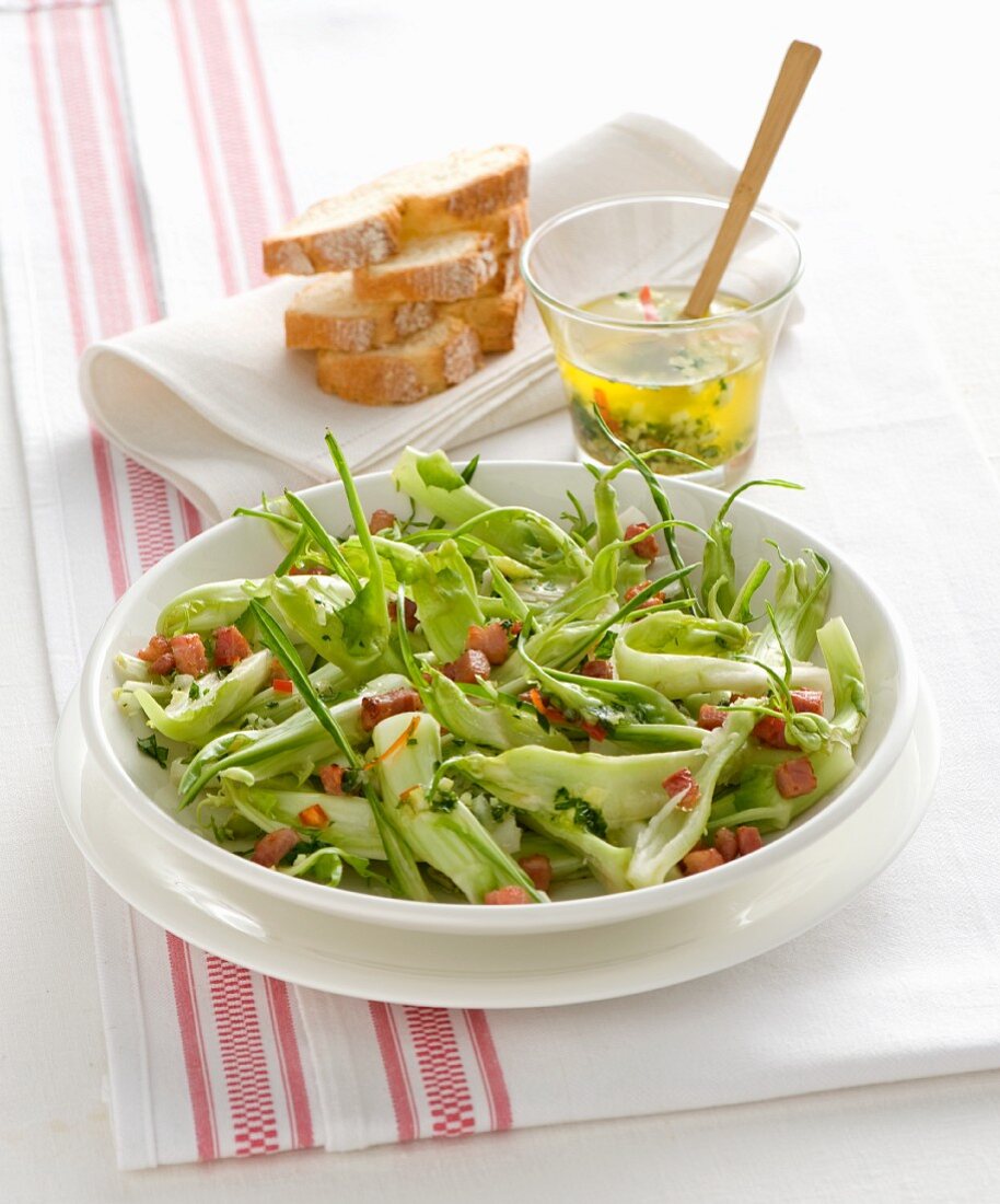 Chicory salad with bacon