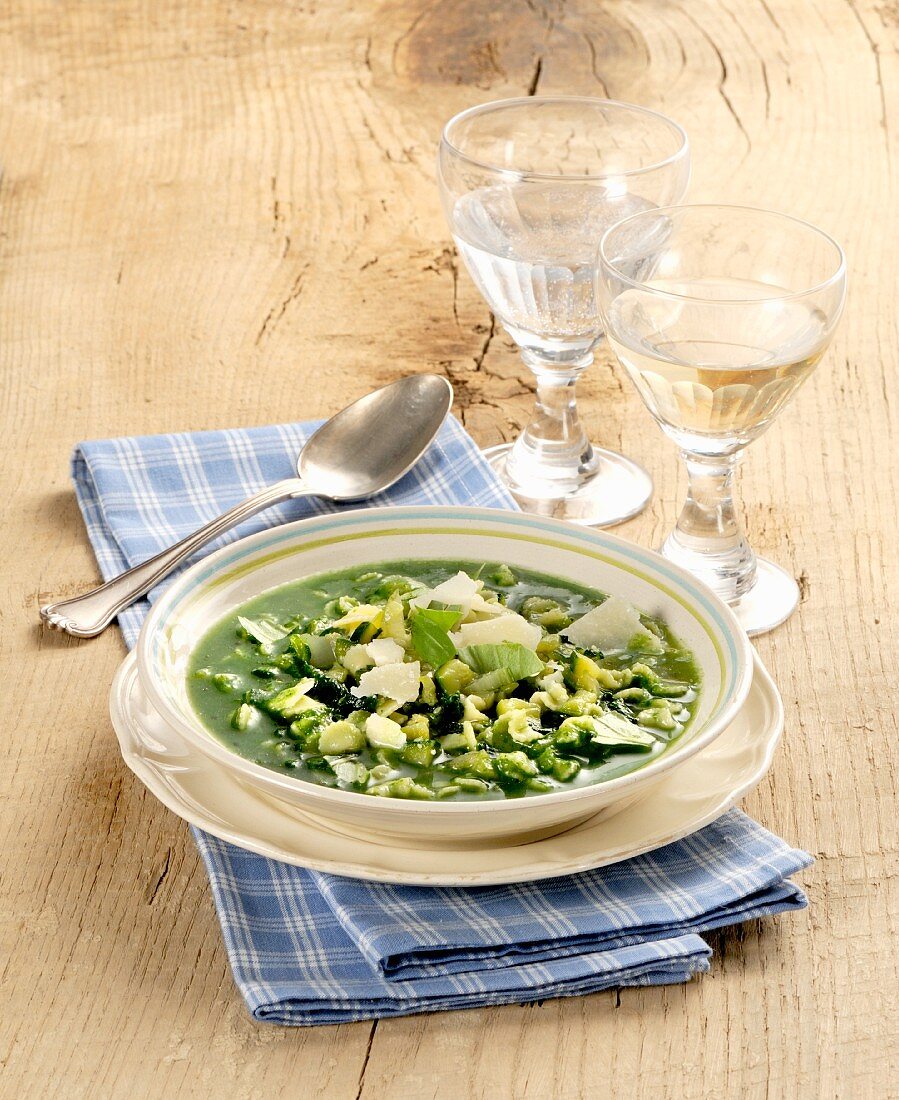 Minestra verde (green vegetable soup, Italy)