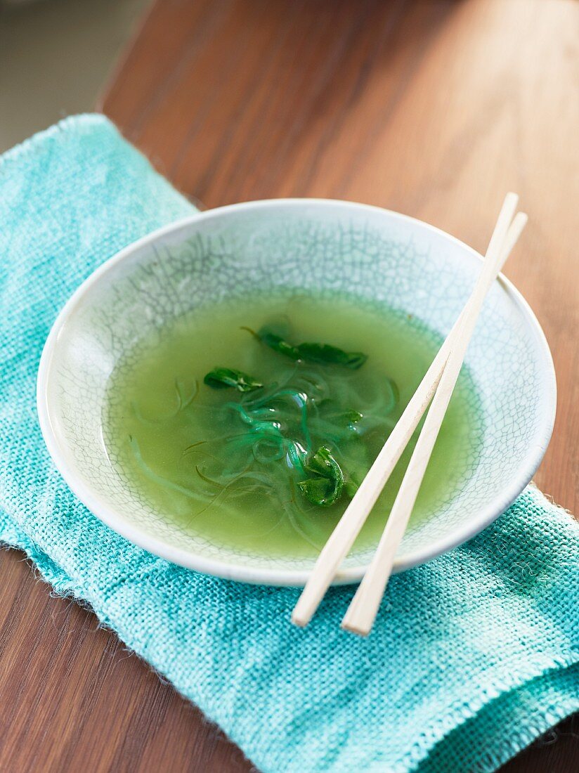 Misosuppe mit Algen