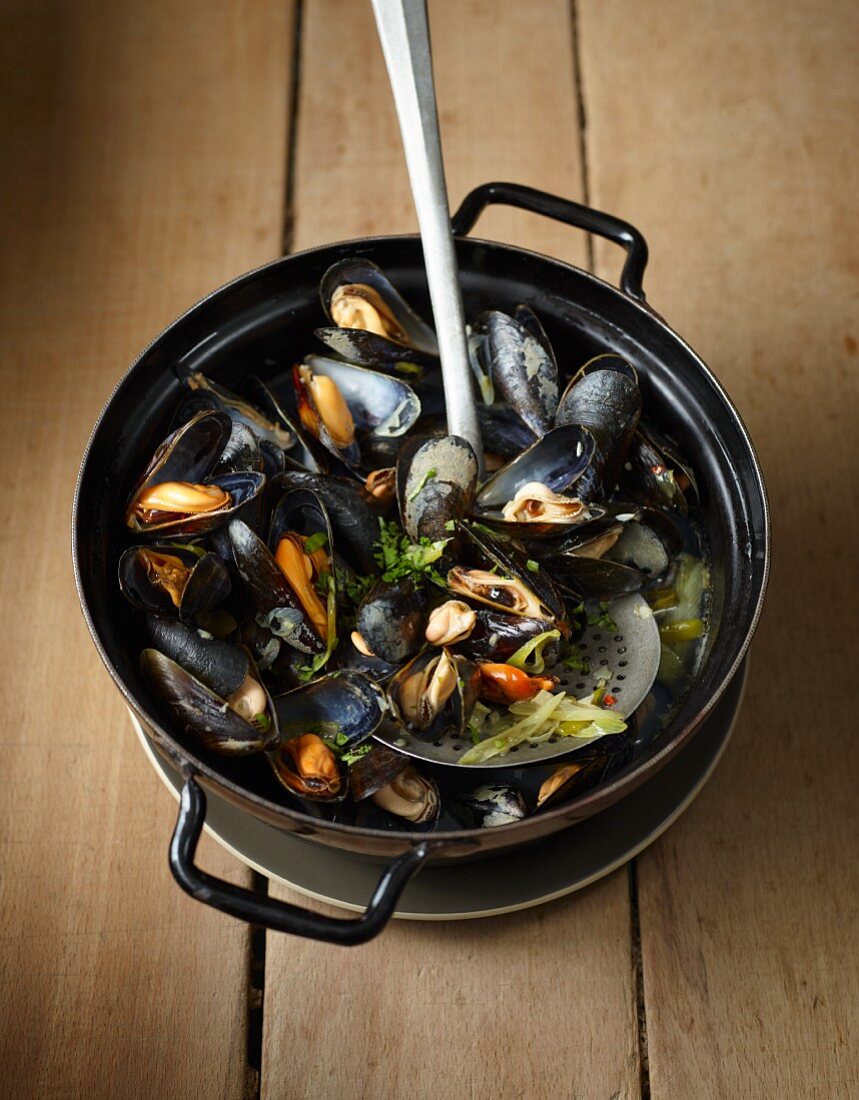 Mussels in broth (Asia)