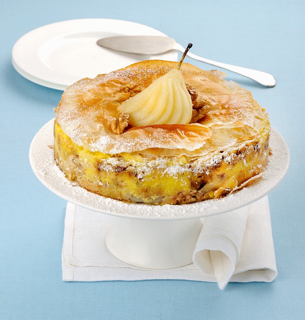 Pear tart with crispy filo pastry