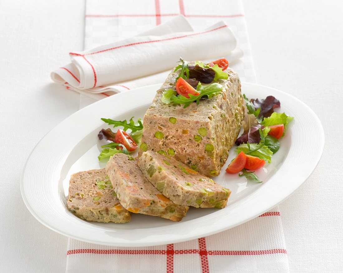 Polpettone con verdure (meatloaf with vegetables, Italy)