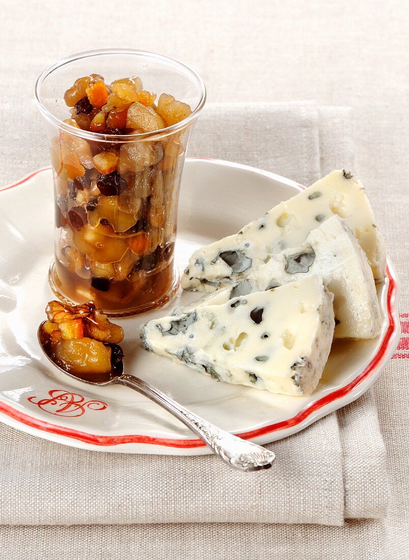 Roquefort cheese with dried fruit compote