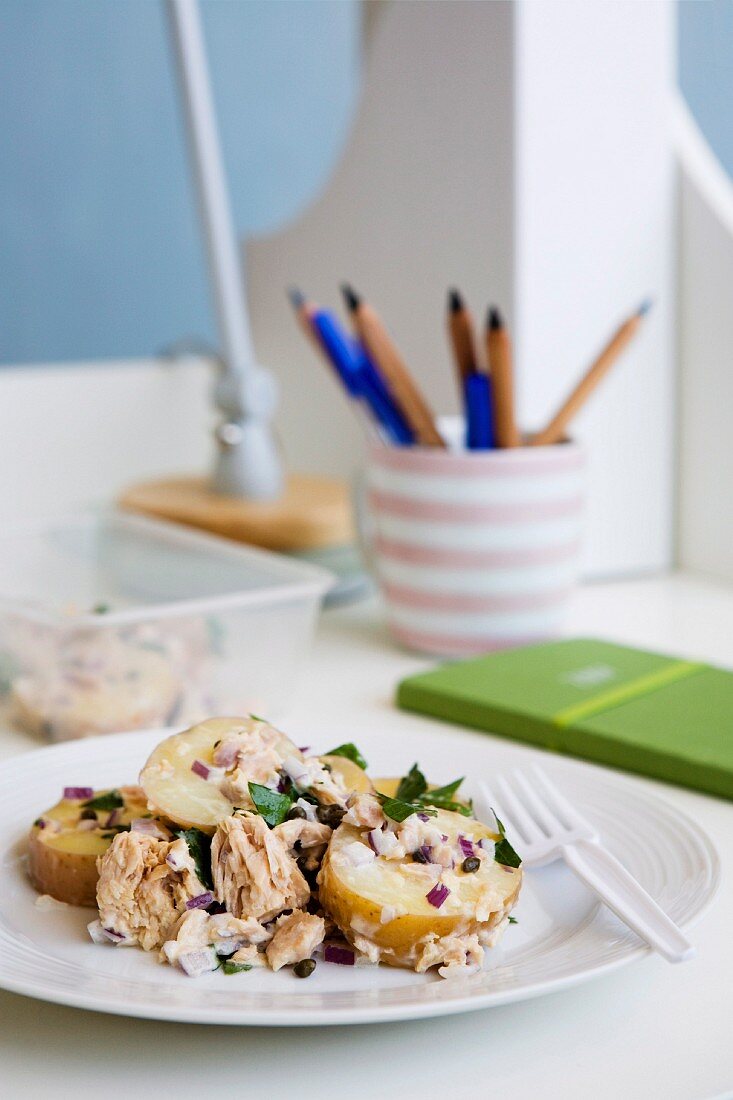 Kartoffelsalat mit Thunfisch und Kapern aus der Lunchbox