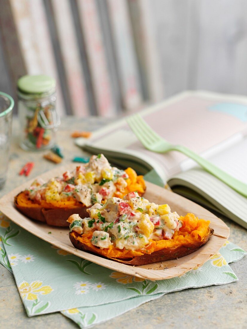 Gefüllte Süsskartoffeln mit Coronation Chicken