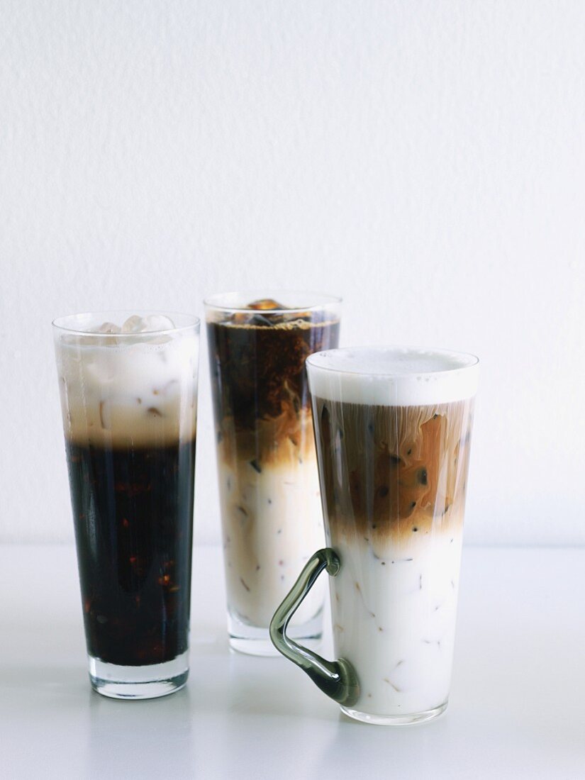 Drei Eiskaffee in Gläsern