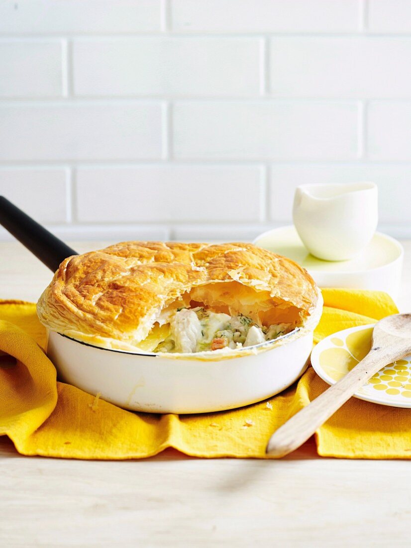 Creamy fish pan pie