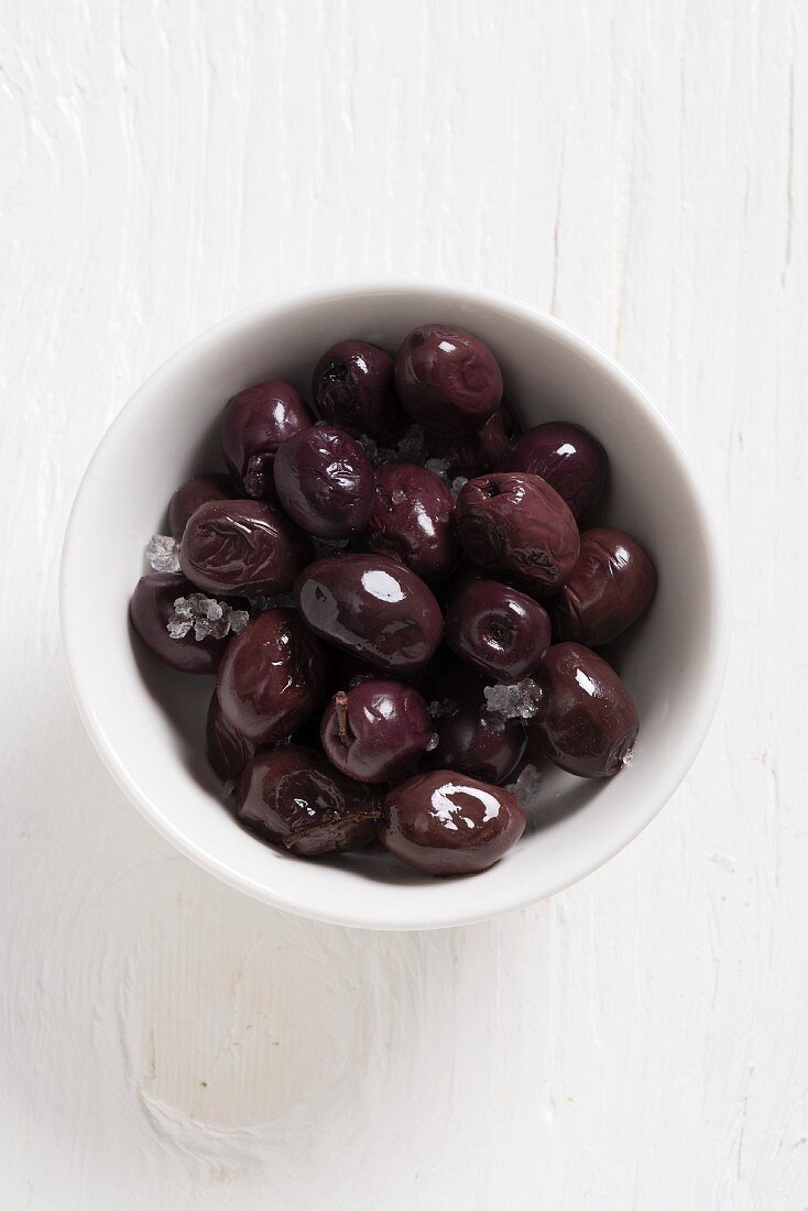 Marmarabirlik olives preserved in salt