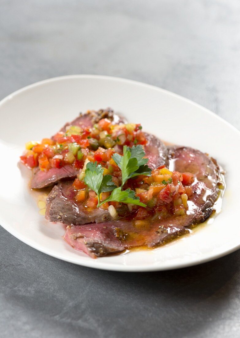 Roastbeef con dadolata di verdure (rows to be with steamed, diced vegetables, Italy)