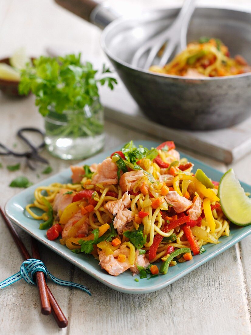 Spicy salmon pasta with peppers