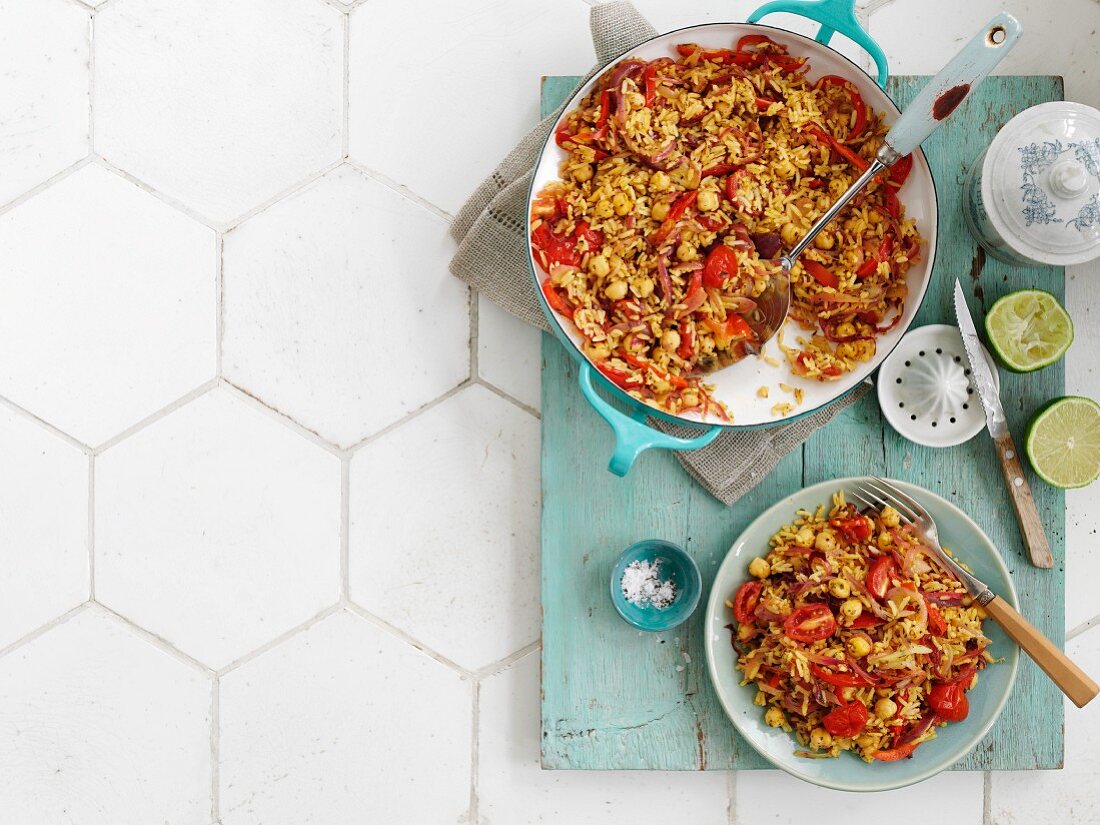 Sweet and spicy vegetable rice with chickpeas