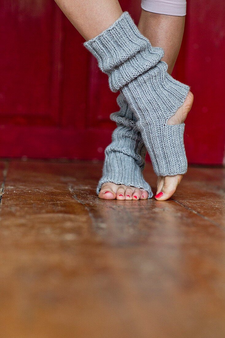 Hand-knitted yoga socks made of merino yarn