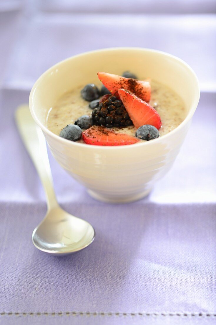 Coconut porridge with berries