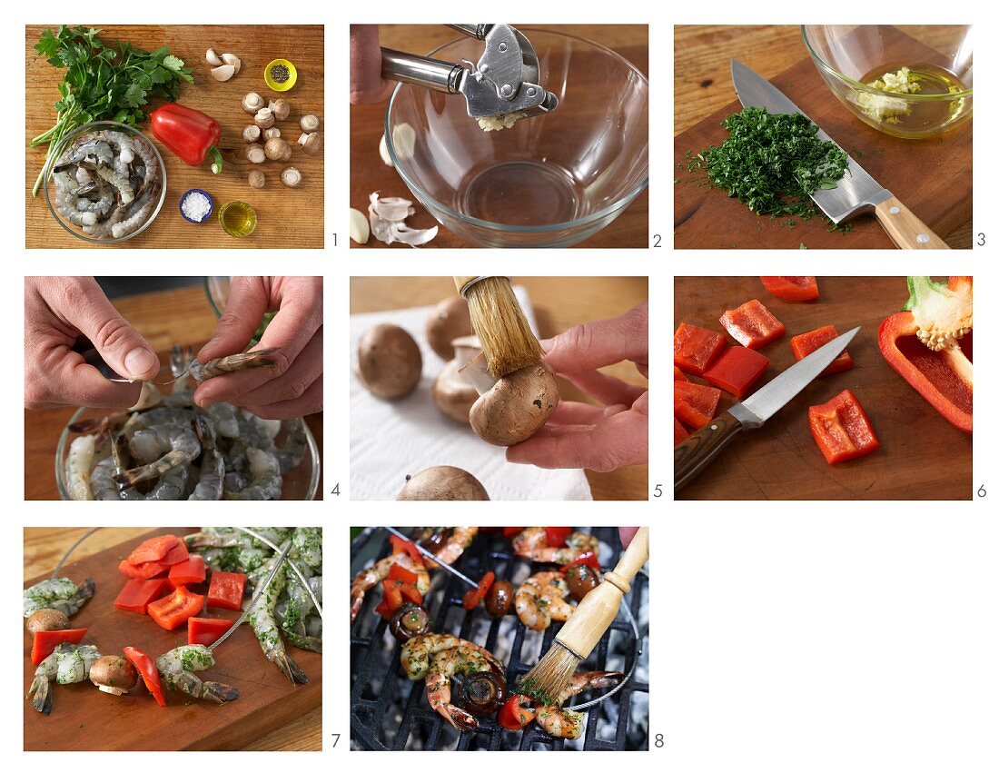 Scampi-Gemüse-Spieß vom Grill mit Knoblauchmarinade zubereiten