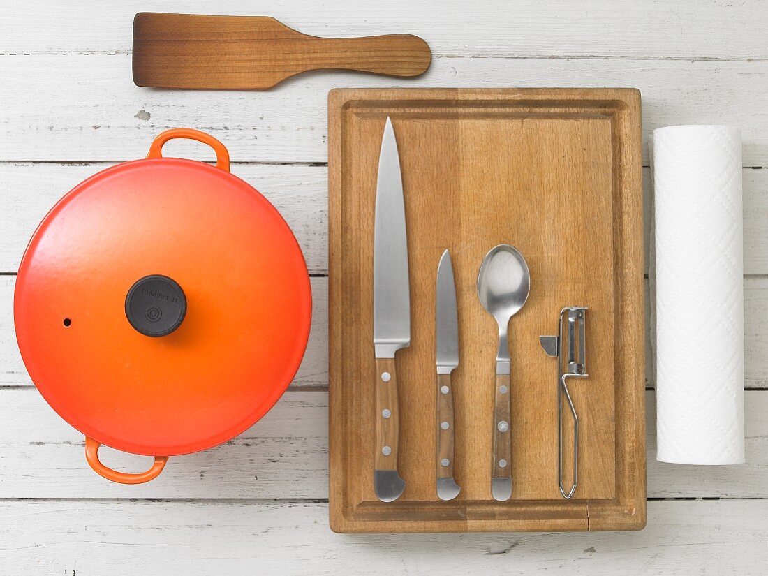 Kitchen utensils for making stew