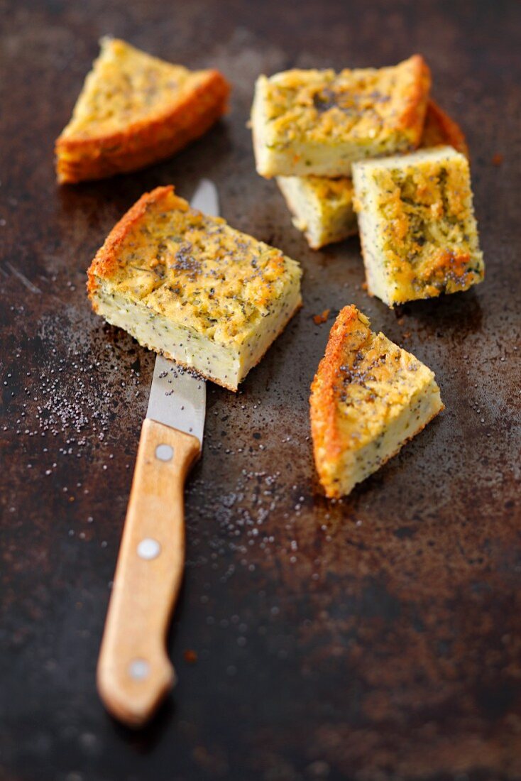 Courgette cake with poppy seeds