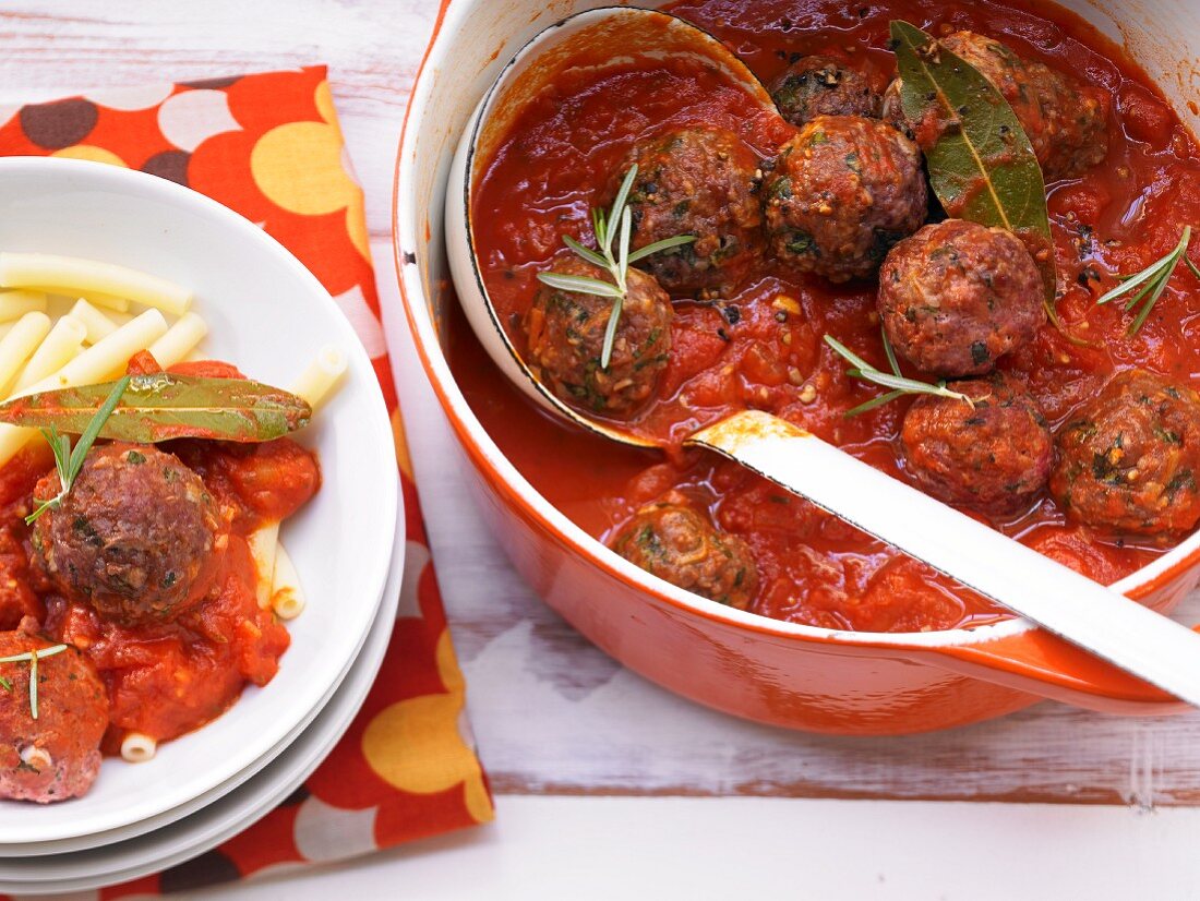 Meatballs in a spicy tomato sauce