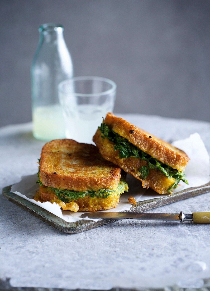 Toasted sandwiches filled with herbs