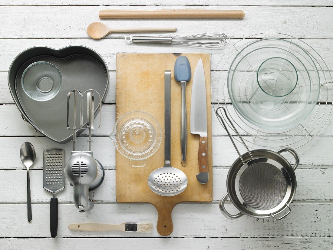 Utensils for baking cakes