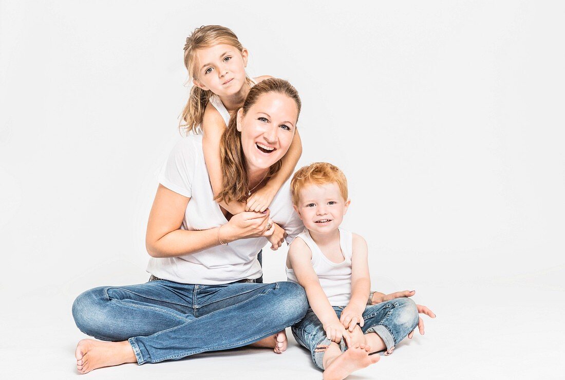 Portrait einer Mutter mit Sohn und Tochter