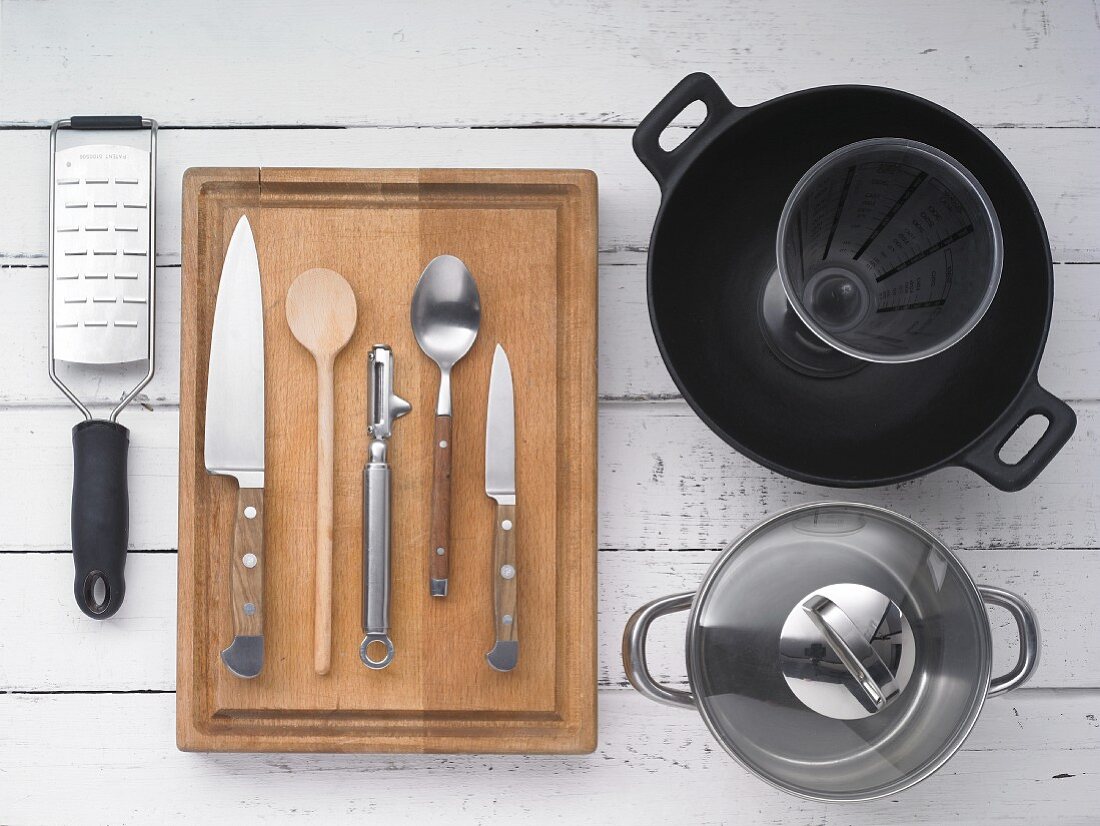 Kitchen utensils for making stir fries