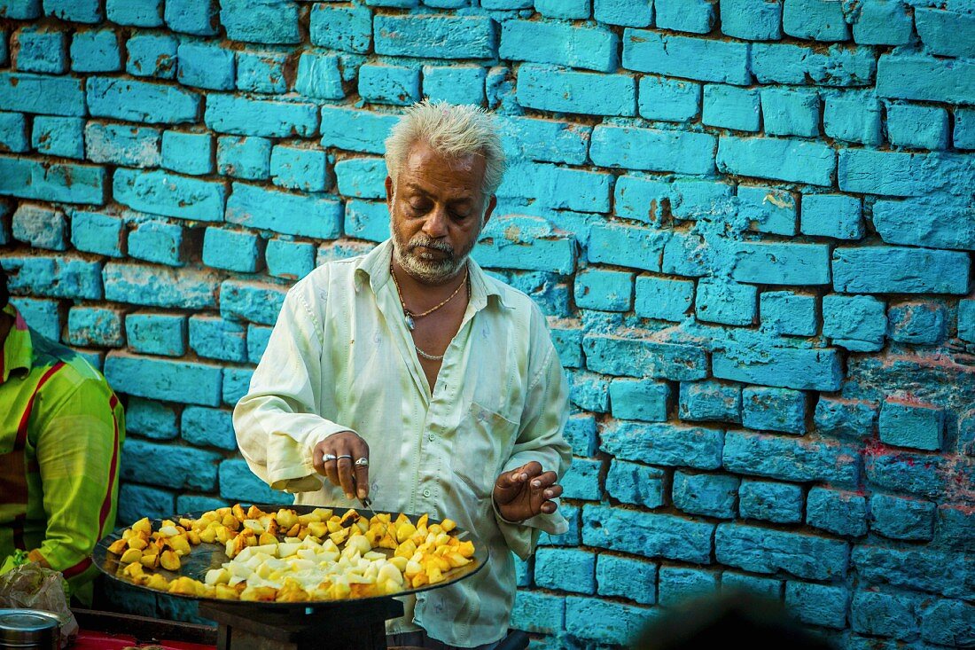 A street vendor in the blue town of Jodhpur, Rajasthan, India
