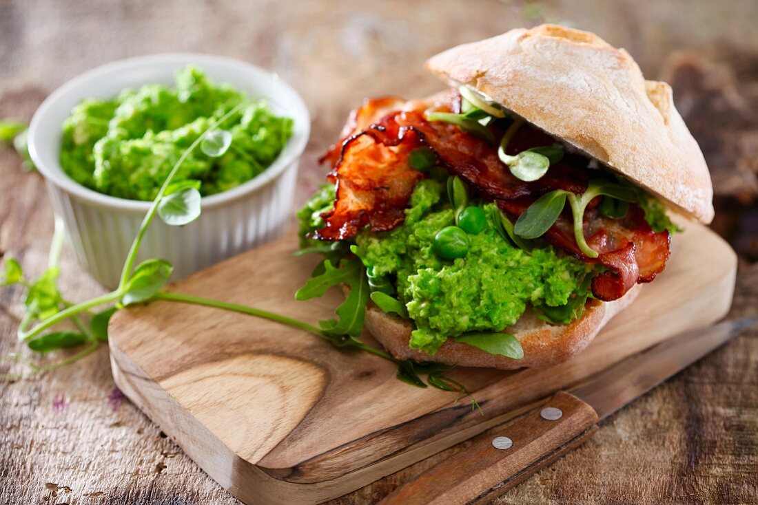 A mushy pea and bacon sandwich