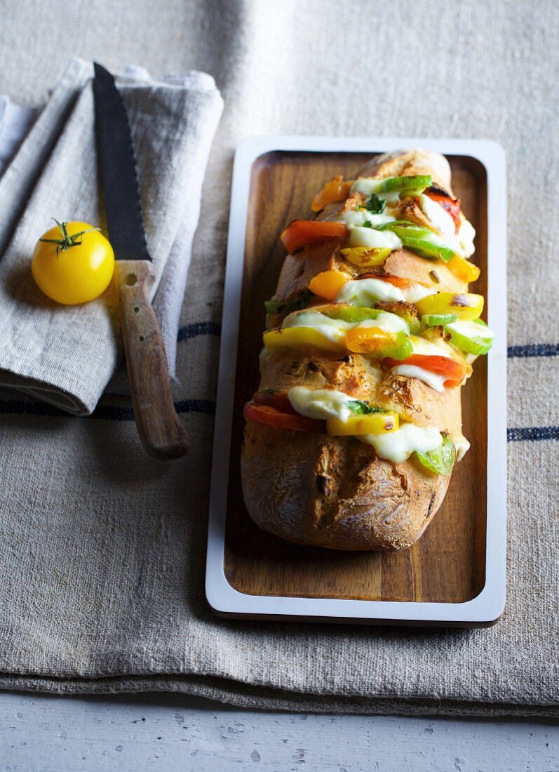 Ciabatta Caprese mit Tomaten und Mozzarella