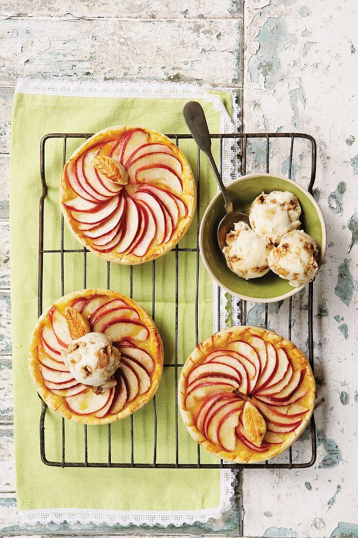 Apple tartlets with walnut and caramel ice cream