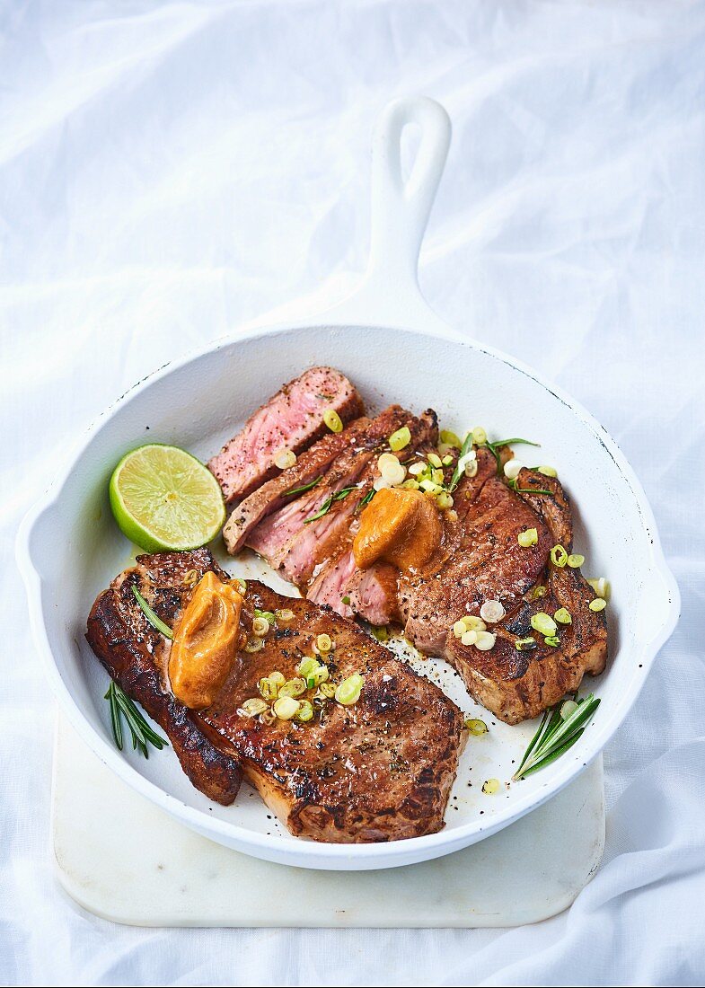 Sirloin-Steak mit Miso-Butter