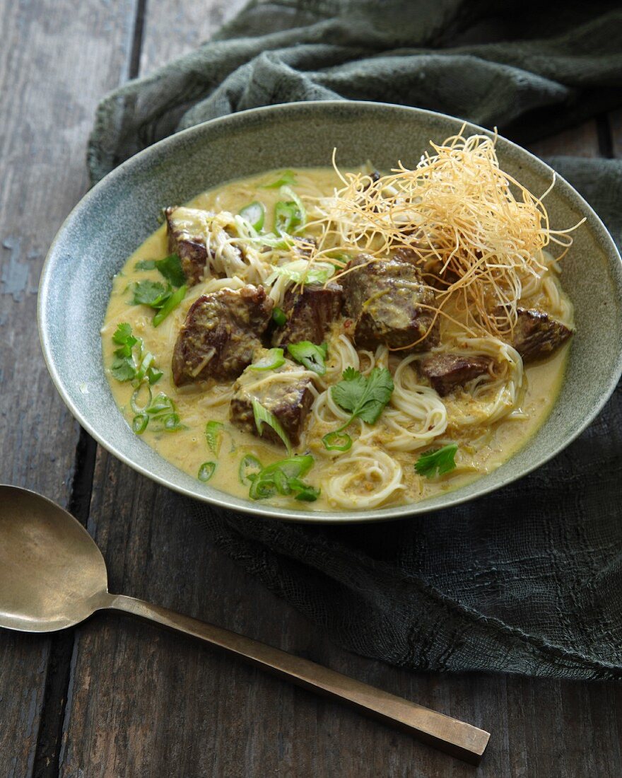 Asian turmeric curry noodles with beef