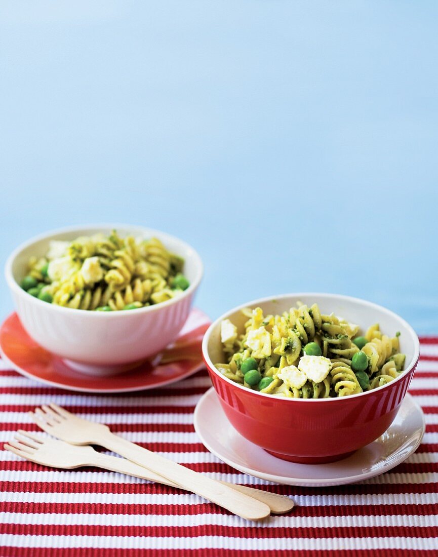 Pasta with pesto, peas and feta cheese