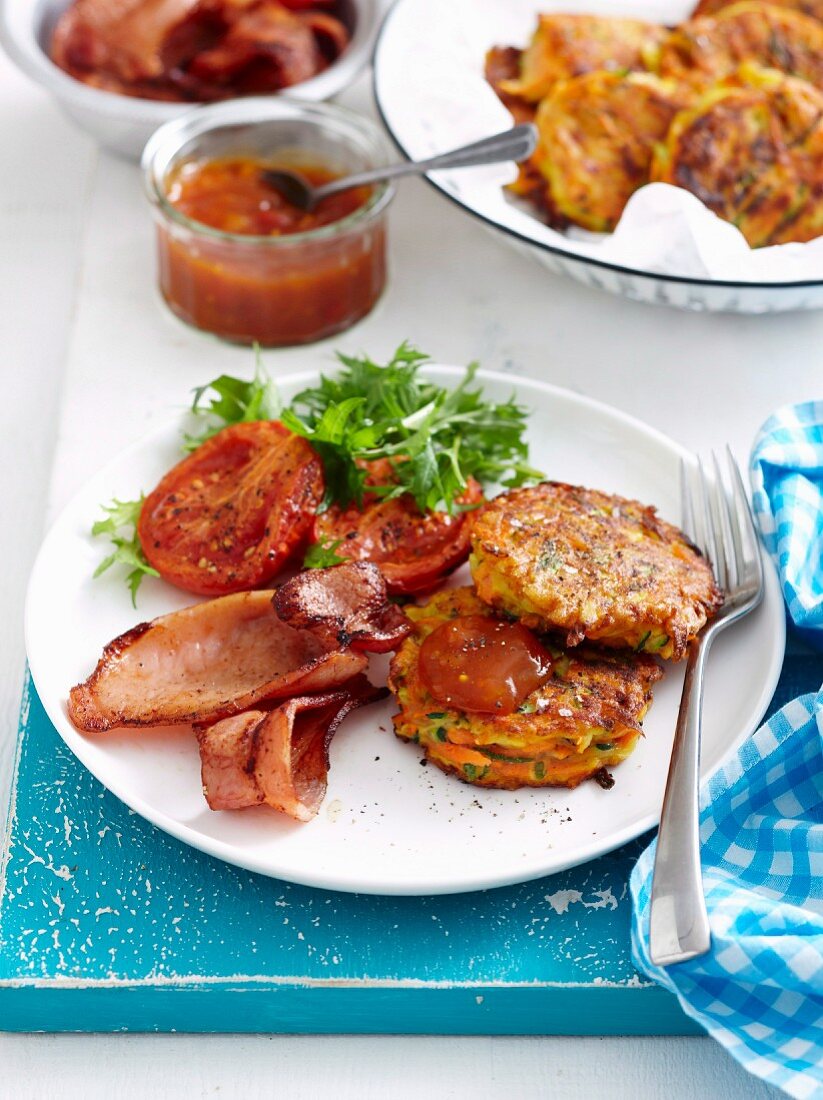 Karotten-Zucchini-Puffer mit Bacon