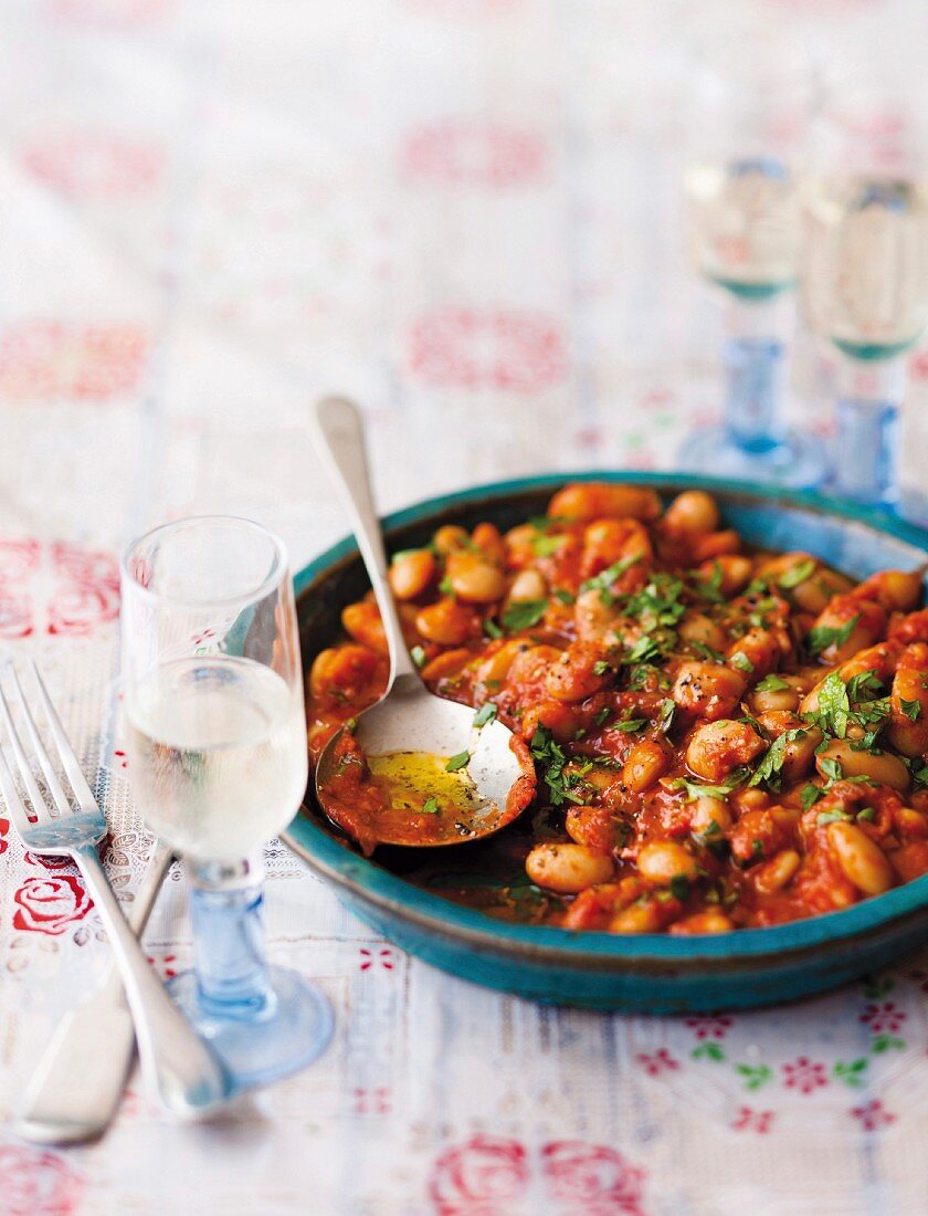 Butterbeans baked with tomato and fennel