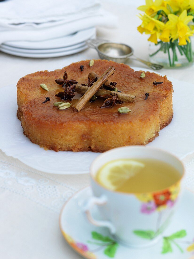Dairy-free orange cake with spices
