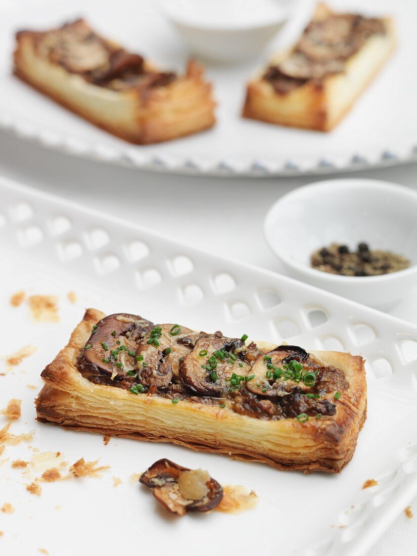 Puff pastry tartlets with mushrooms and crème fraîche
