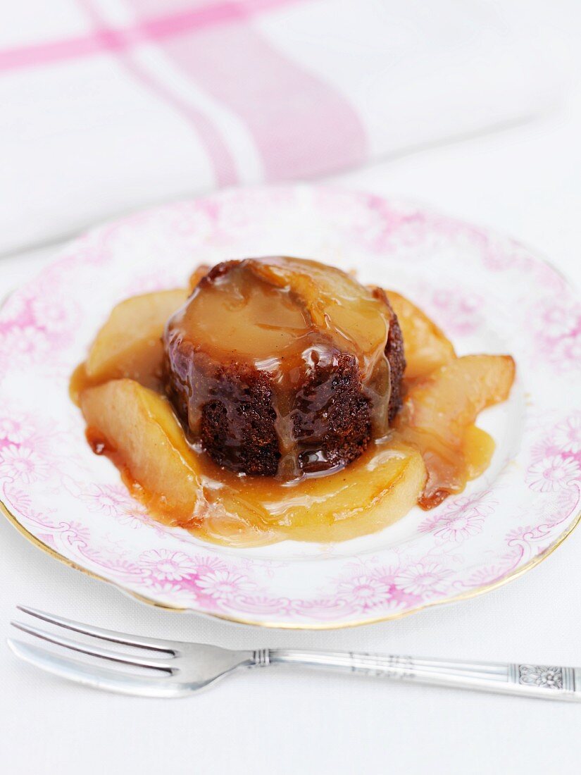 Sticky ginger pudding with pears