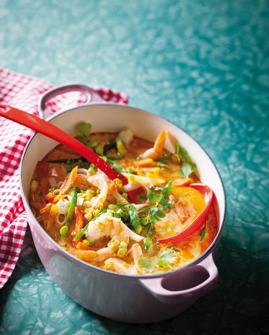 Tom Yum Suppe mit Kokos und Garnelen (Thailand)