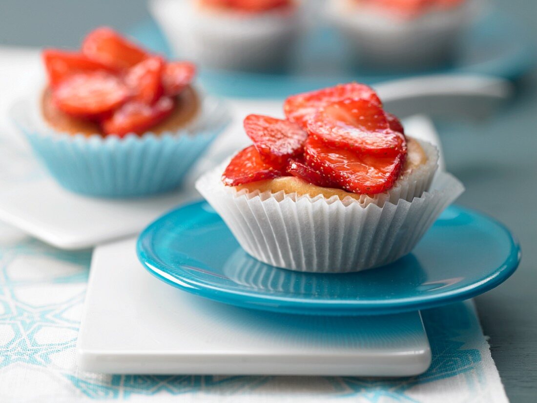 Quark-Muffins mit Erdbeeren