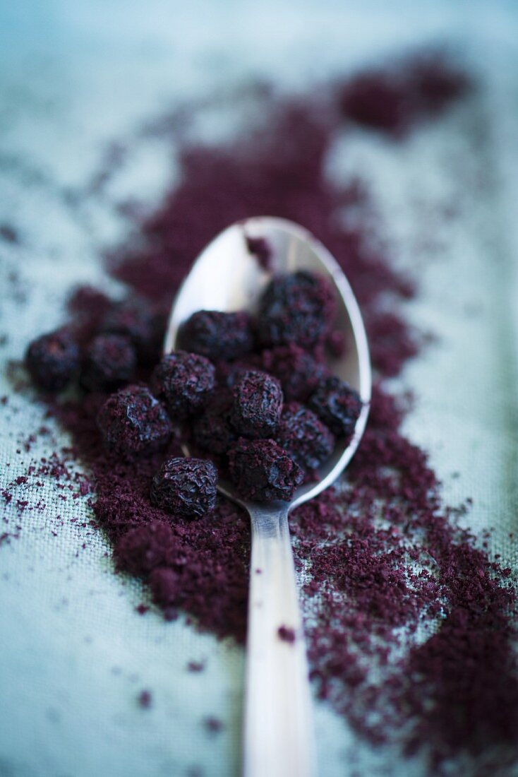 Dried aronia berries and acai powder (superfoods)