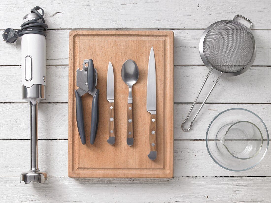 Kitchen utensils for preparing apricot & curry sauce