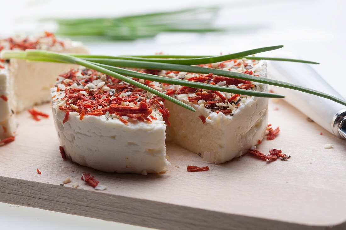 Cream cheese with dried tomatoes and chives
