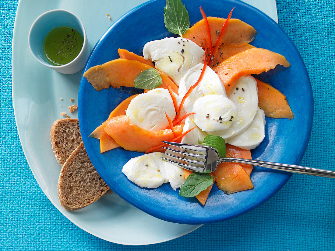 Papaya-Mozzarella-Carpaccio