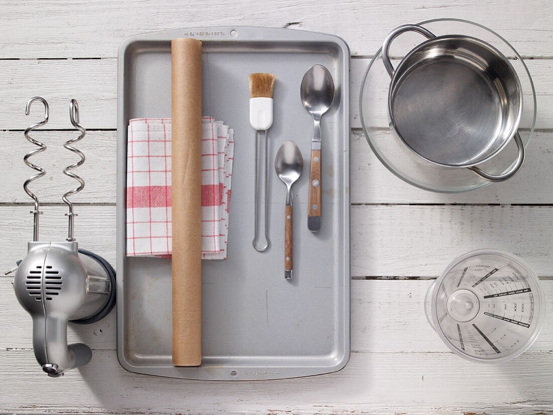 Kitchen utensils for baking bread